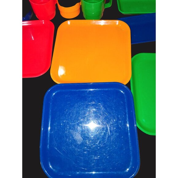 Colorful Plastic Dining Set With Plates & Mugs  Durable BPA-Free Material For In - Picture 3 of 7